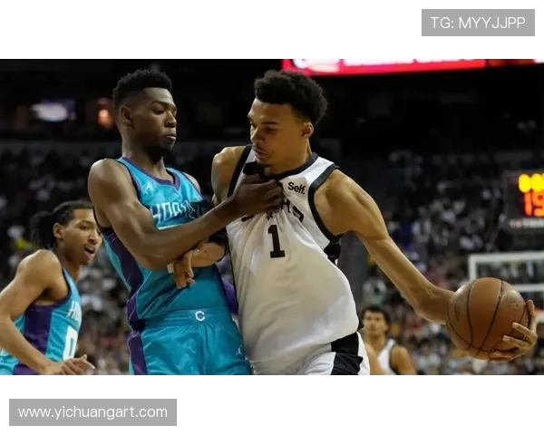 哈克斯开季表现出色场均157分7篮板期待保持健康状态